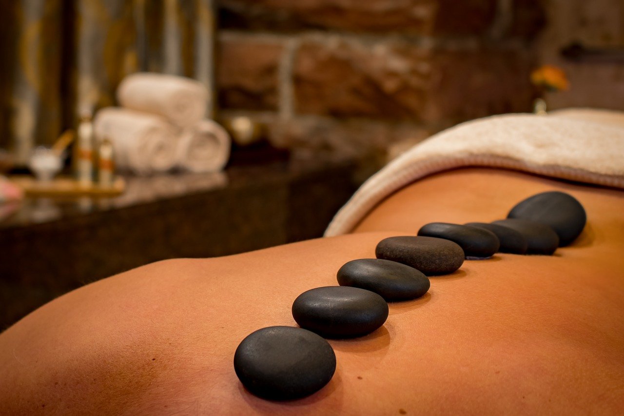 Hot stone massage Newhaven pixabay royalty free image